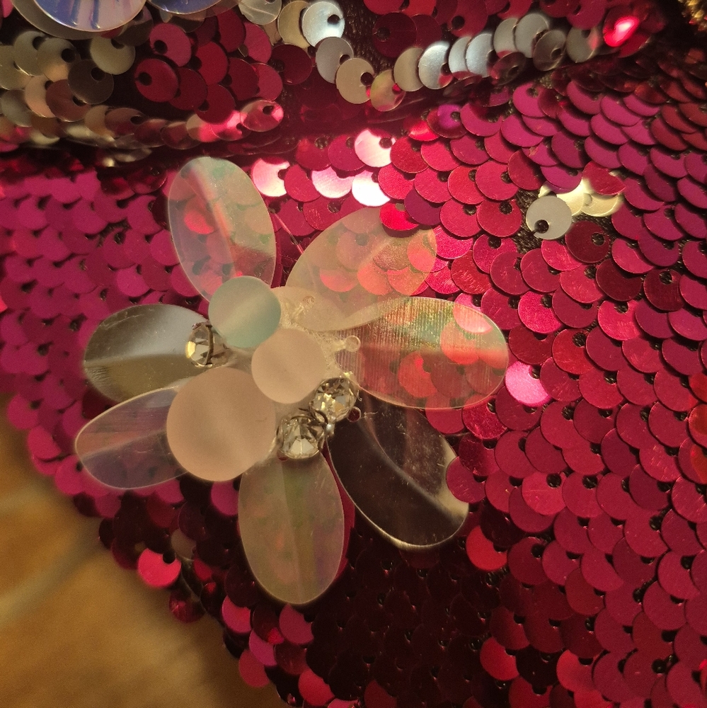 NWT  Sequin Embellished Cap - Picture 4 of 9